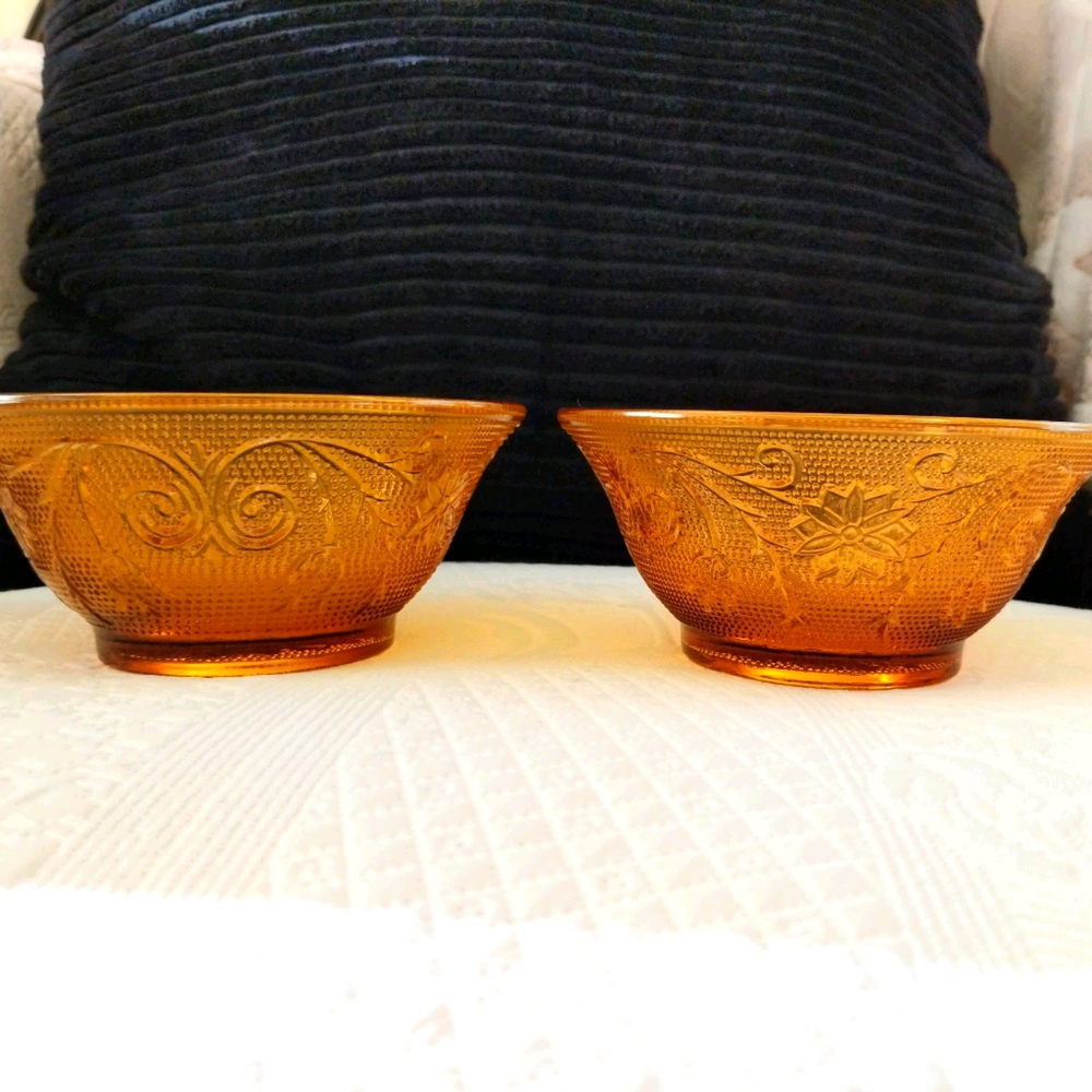 Vintage Amber Tiara Sandwich bowl (set of 2)